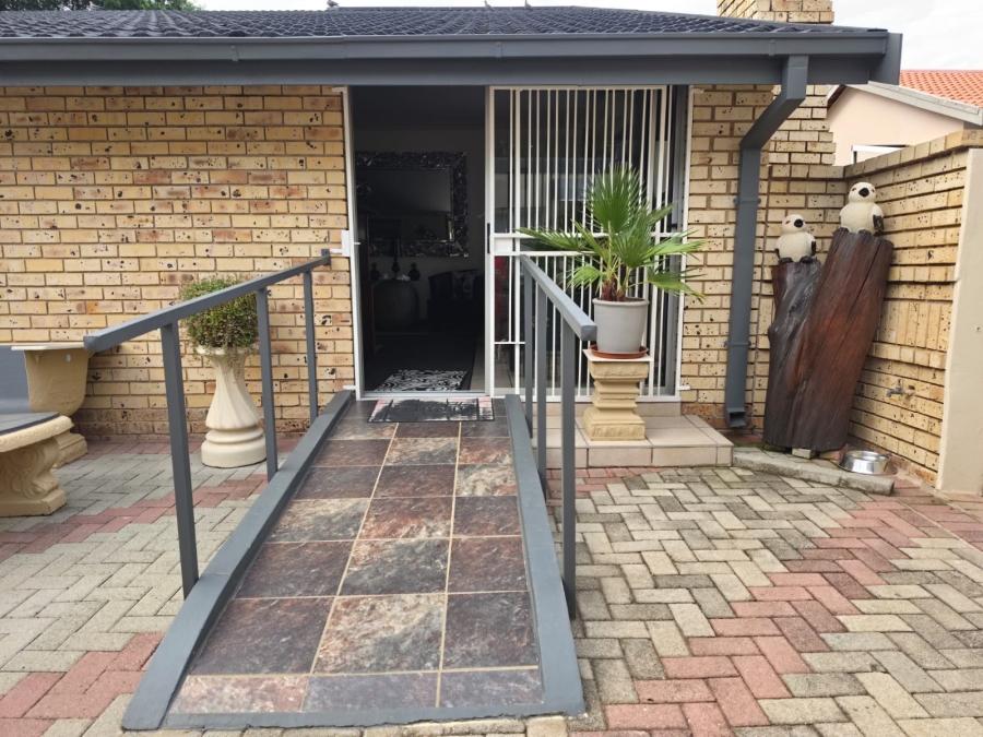 3 Bedroom Property for Sale in Riebeeckstad Free State